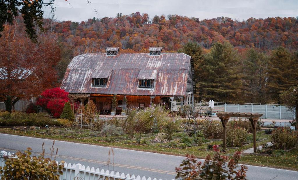 The Mast Farm Inn バナー・エルク エクステリア 写真